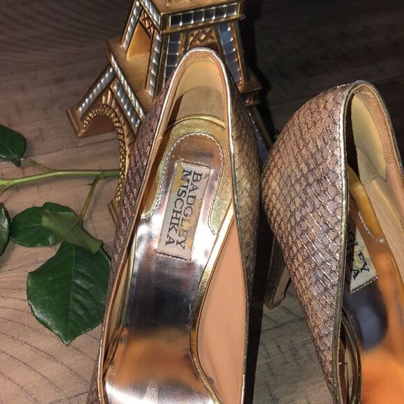 Badgley Mischika’ Humbee Gold Sparkle ✨ Open Toe Pump Snakeskin Look Leather - Picture 16 of 17
